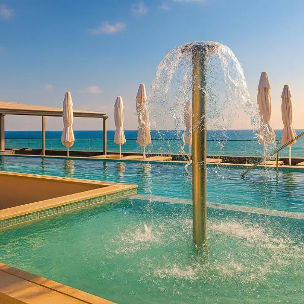 Hotel Poem - Roof Top Pool & Panoramic Sea View, hotel en Eforie Nord