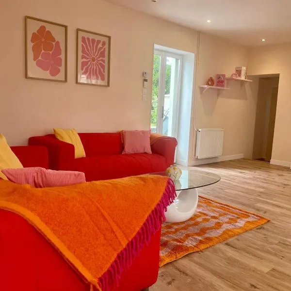 Maison avec terrasse et jardin, hotel in Avallon