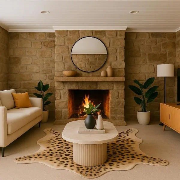 Luxury Flintstones Stone Stay, Darlinghurst CBD，位于悉尼的酒店