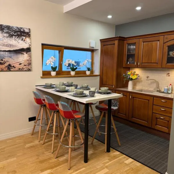 Modern Comfort Riga Apartaments - Free Parking, self check-in, Lift, Balcony, hotel in Rīga