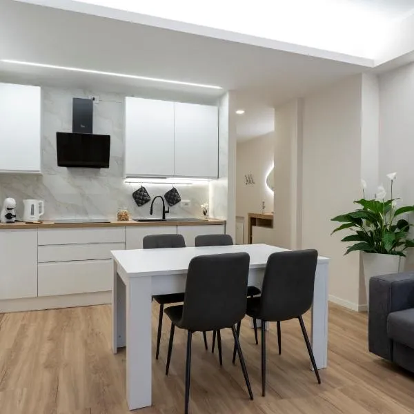 LECCO LAKE SUITE Dante 20 Balcony e Wi-Fi, hotel a Lecco