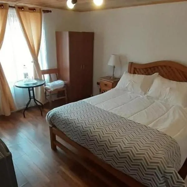 Hostal Casa Amarilla San Vicente de Tagua Tagua，位于圣维森特德塔瓜塔瓜的酒店