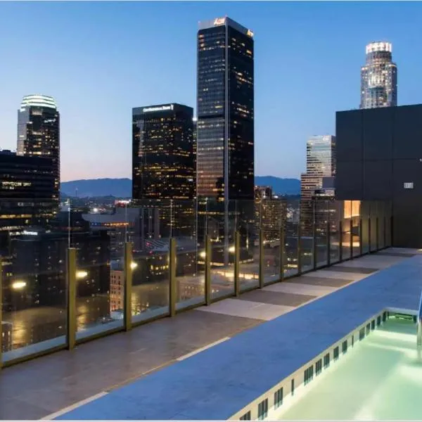 The Olive Skyline 2 Bed Apt with FREE PARKING in DTLA, ξενοδοχείο στο Λος Άντζελες