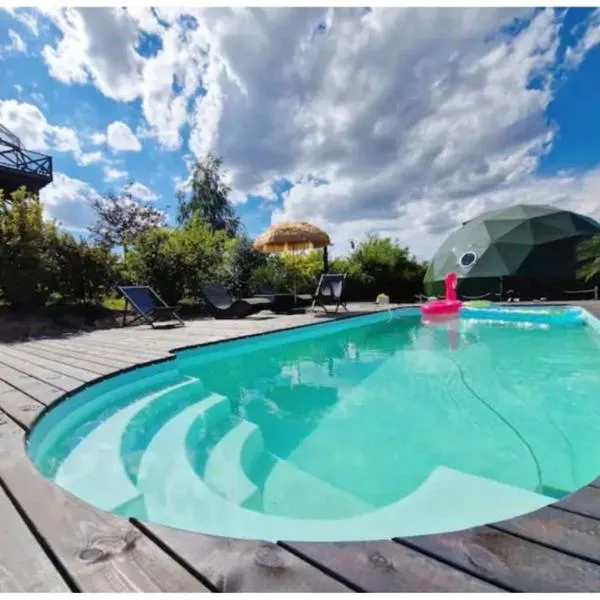 AURA - przytulny drewniany domek na wsi, hotel v destinaci Krzesimów