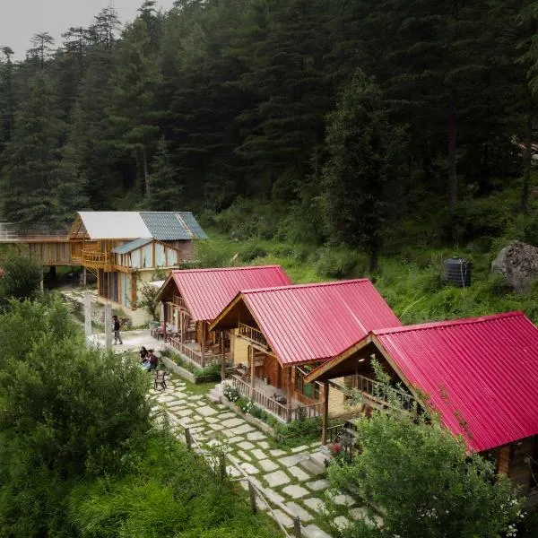 Himalayan Cedar Nest, hotel in Sainj