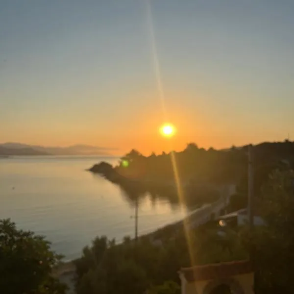 Next to the waves, hotel v destinaci Nea Iraklitsa