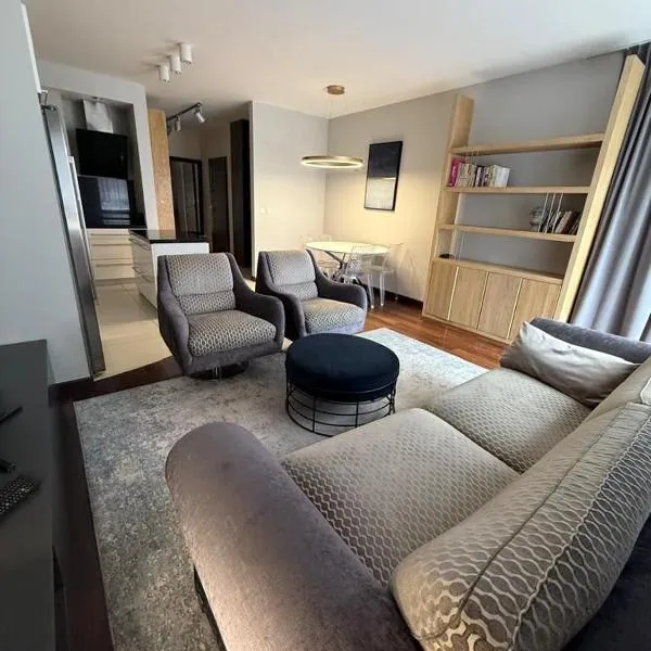 Apartament 3 pokojowy Miasteczko Wilanów 77m2、ワルシャワのホテル
