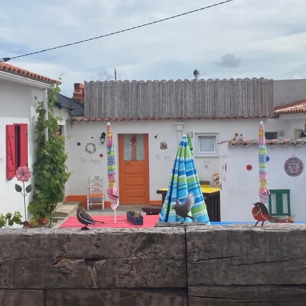 Casal dos Carpinteiros - Carpenters Couple, Hotel in Santa Cruz