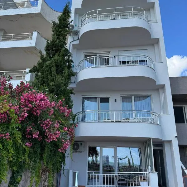 Sandy Vibes Apartments, hotel in Durrës