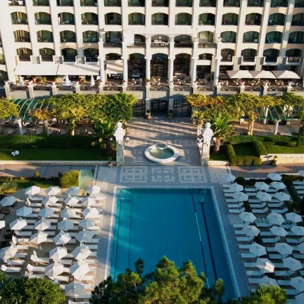Astor Garden Hotel，位于圣君士坦丁和海伦那的酒店