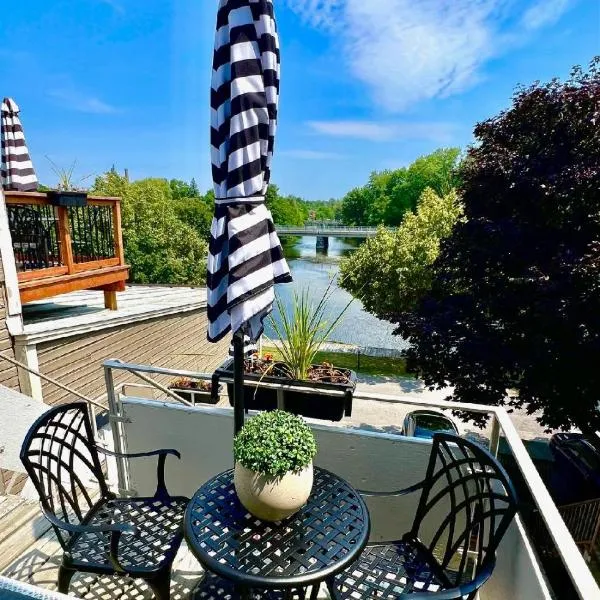European Style Open Concept Oasis on the Tay River Basin, hotel a Perth