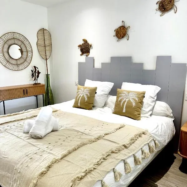 happy place at anse marcel, private beach, hotel in Anse Marcel