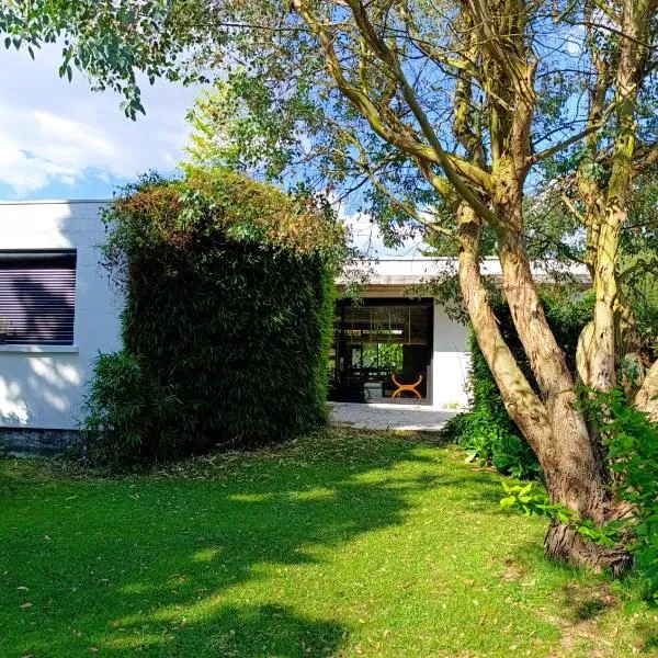 Chambres d'hôtes La Tribu, hotel in Quévreville-la-Poterie
