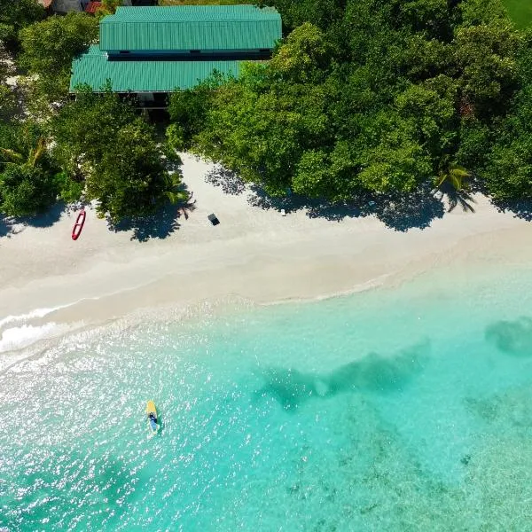 Belmar Beach, hotel in Bodufolhudhoo
