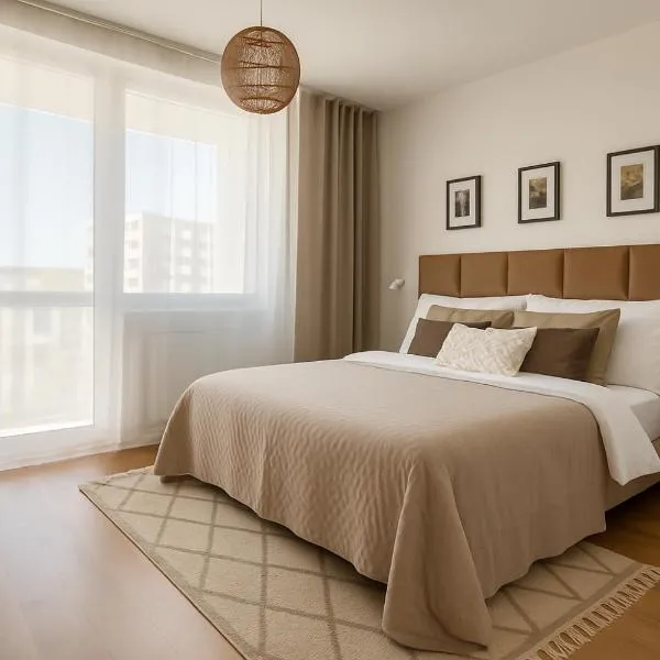 Nook Airport Studio, 5 min from BTS Airport โรงแรมในM R Stefanik