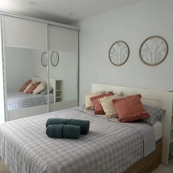 Beautiful Apartment in Retiro, hotel u Madridu