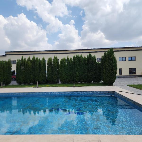 Politaly Hotel, Mayakovski