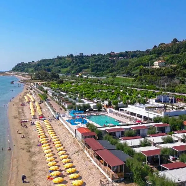 Girasole Eco Family Village，位于玛丽娜法尔梦思的酒店