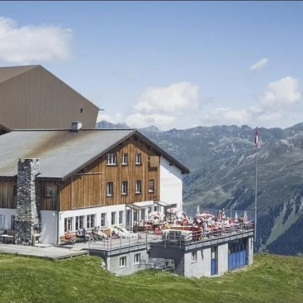 Gotschnagrat Bergrestaurant- Best Panoramic View, hotel in Klosters