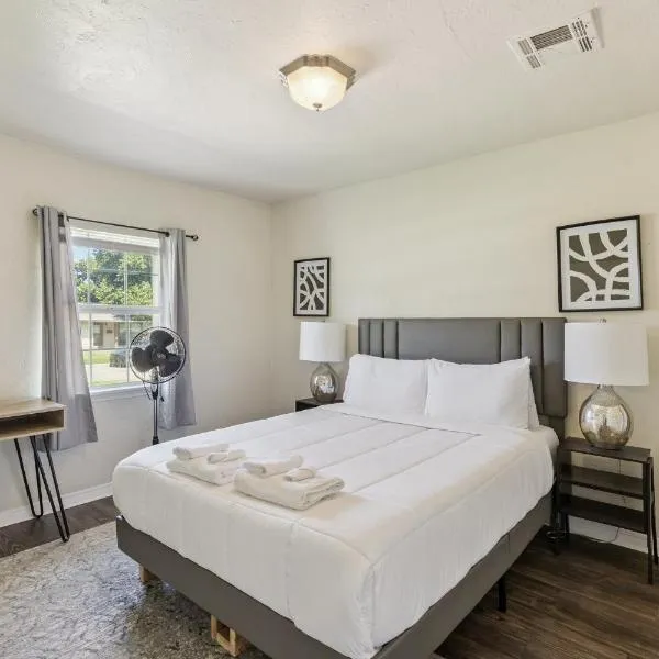 2br Holiday Home For Thanksgiving W Oven #ta, ξενοδοχείο σε Forest Park