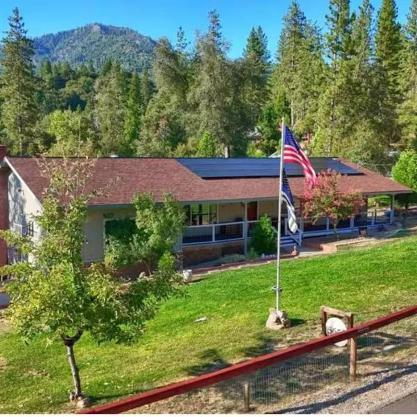 Yosemite retreat, Mariposa home, deer watching and star gazing, hotel a Mariposa