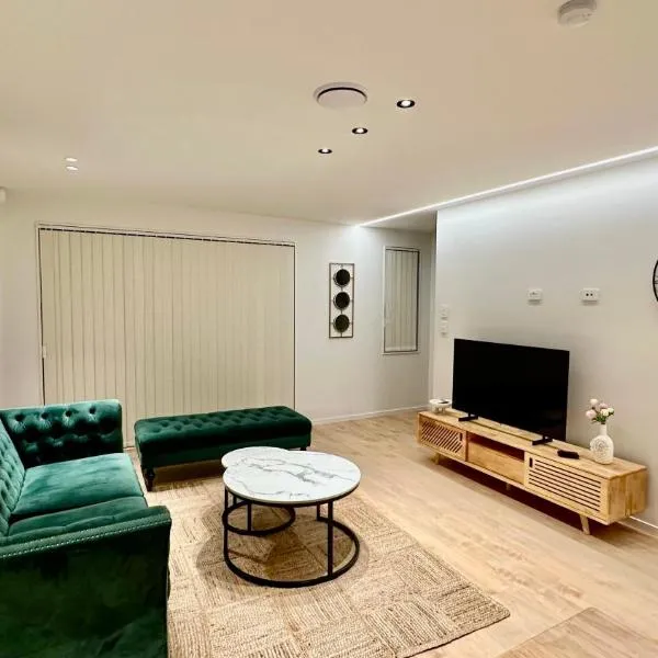 Stylish New & Cosy 3-Bedroom Entire Home in Auckland, Free Parking - Perfect for Your Next Getaway!, hotel in Auckland