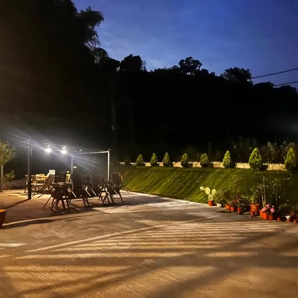 龜在銅三, hotel v destinaci Tongluo