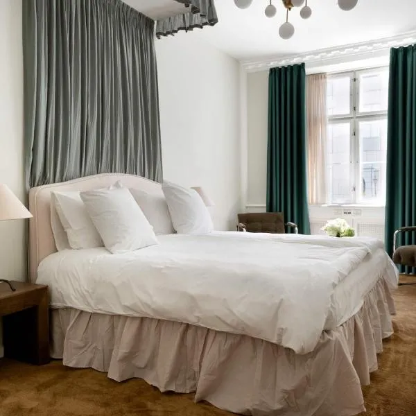Grand Heritage next to park - 3 Bedrooms by Daniel&Jacob's, hotel em Copenhague
