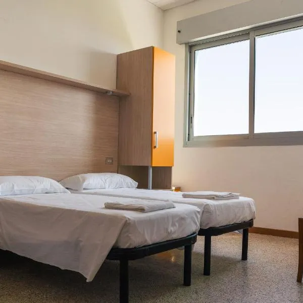 Rooms Casa Celeste sul Mare, hotel en Cesenatico