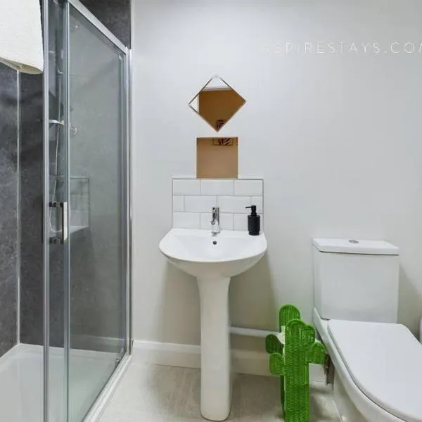 Chic 1-Bedroom Apartment, khách sạn ở Belfast