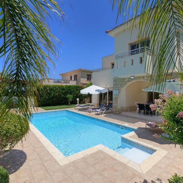 Luxury Coral Bay Villa Villa Shanta 3 Bedroom Villa Distant Sea Views Central Resort Location, Peyia