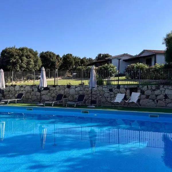 Lugh'e Luna Village, hotel in Narbolia