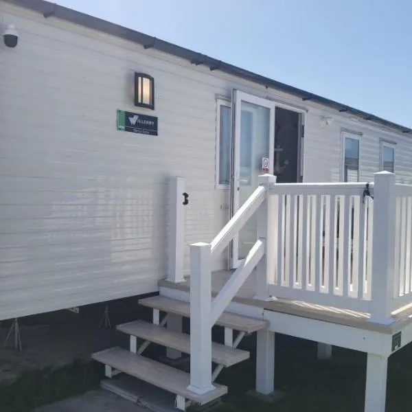 Big Boss Caravan-Camber Sands,Sleep 8, Free Wi-Fi, Netflix, Parking, готель у місті Camber