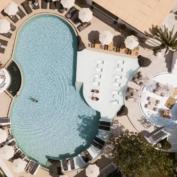 AMĀRIA Beach Resort by NOMÉE Hospitality Group, hotel i Kamari