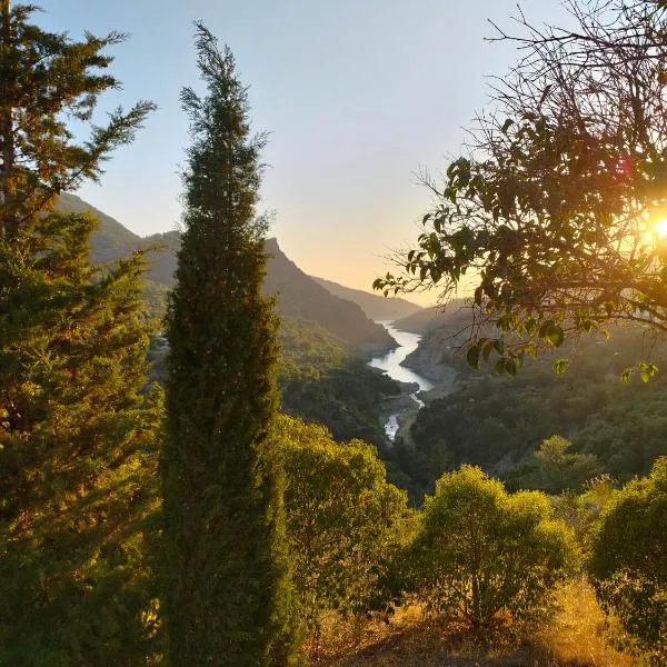 Alixares de Güéjar Sierra - Bungalows, hotelli kohteessa Güéjar-Sierra