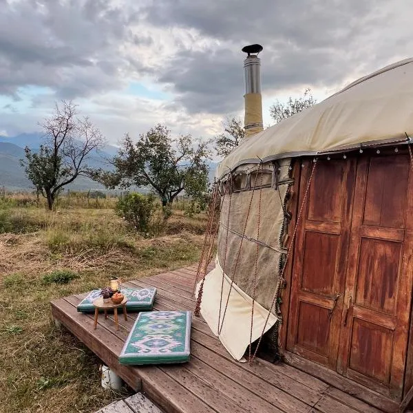 Family Eco Farm Getaway, hotel in Ryskulovo