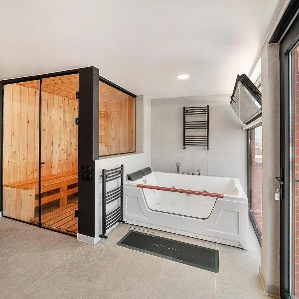 PREMIUM APARTMENTS WITH TERRACE IN OLD TBiLISI, ξενοδοχείο στην Τιφλίδα