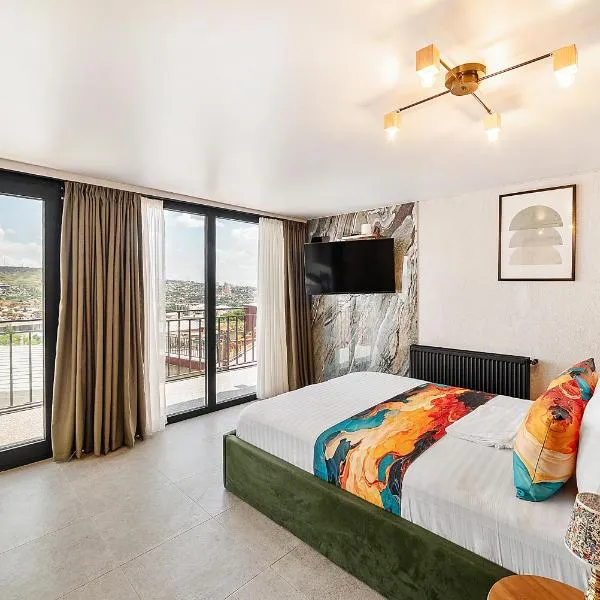PREMIUM APARTMENTS WITH TERRACE IN OLD TBiLISI, ξενοδοχείο στην Τιφλίδα