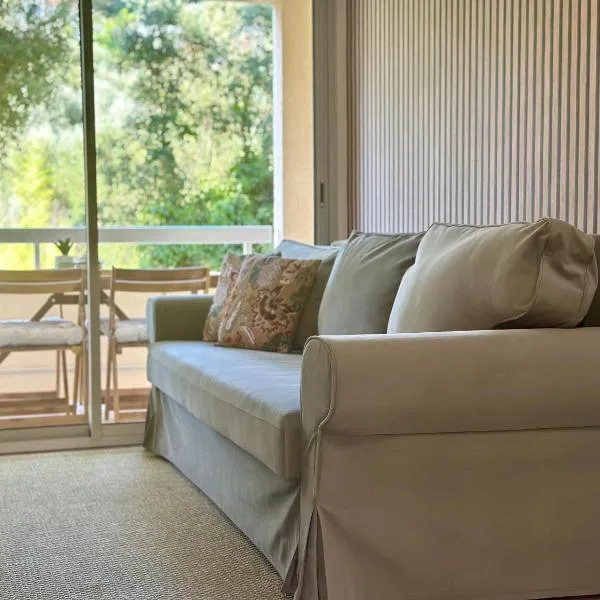 L'appartement Vert, Piscine, 750m de la Plage, ξενοδοχείο σε Cavalaire-sur-Mer