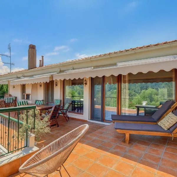 Villa Acropolis Serres With Parking Next to Center, hotel in Serres