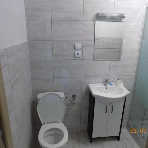 DOMEK W DZIWNÓWKU przy KOŚCIELE, ξενοδοχείο σε Dziwnowek