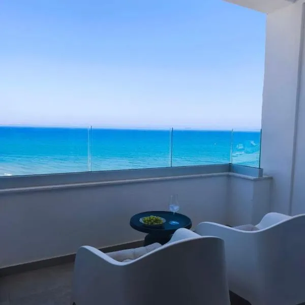 Joyscape beachfront residence, ξενοδοχείο στη Λάρνακα