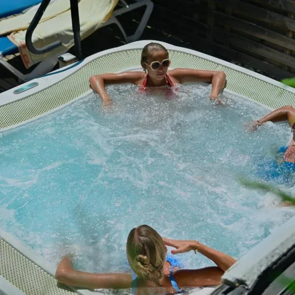Les Jardins de Bormes, hôtel adult only avec sauna & jacuzzi, hotel i Bormes-les-Mimosas