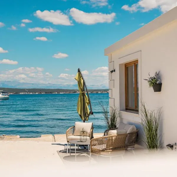 Villa Škalja Beachfront House Magazin, ξενοδοχείο σε Zdrelac
