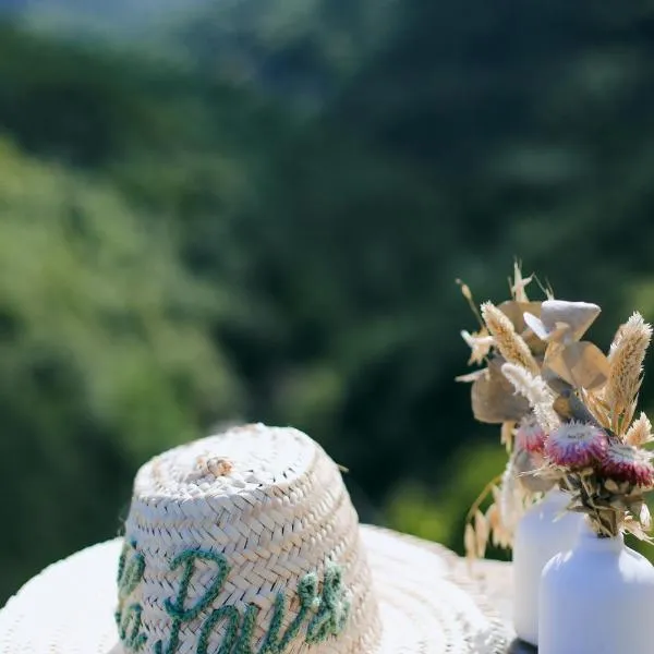 LA PAUSE - 3 villas avec Jacuzzi privatif à chisà、Chisaのホテル