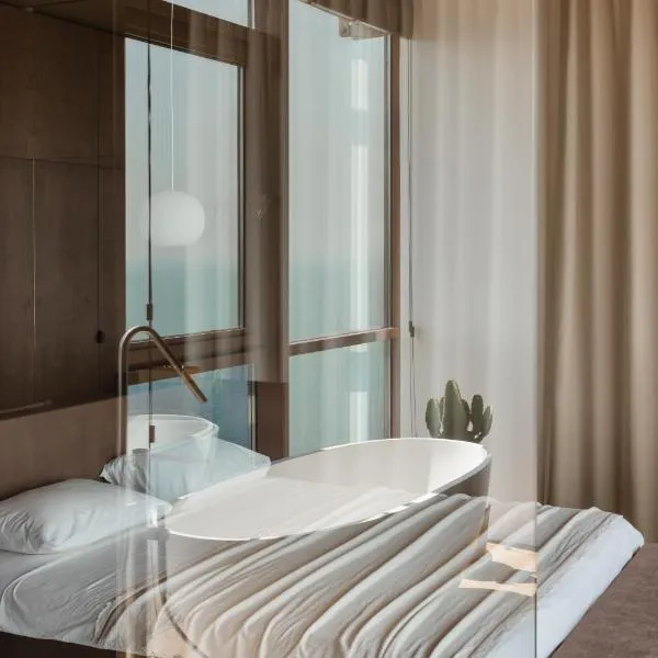 Sea and Sky Apartment, hotel in Odesa