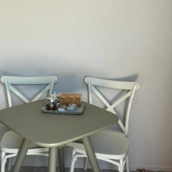 Petrino view at vafios, hotel in Vafiós