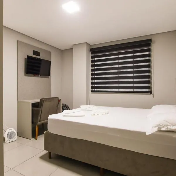Lou Suítes - Suíte 05 - Essência do Silêncio, hotel in Guarapuava