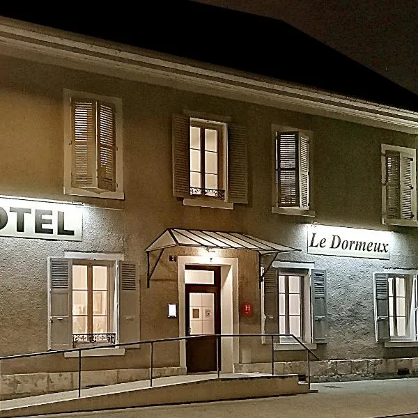 Hôtel Le Dormeux, готель у місті Mehun-sur-Yèvre