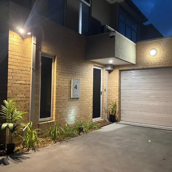 JettyWalk, Stunning 3br townhouse, walk to beach, hótel í Rosebud